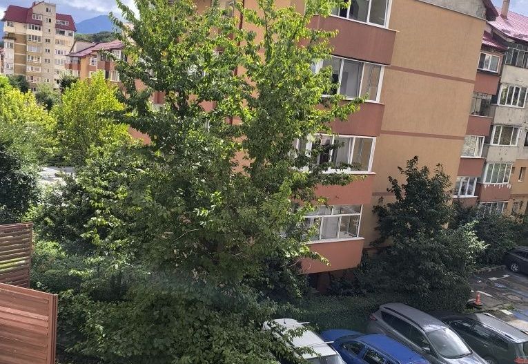 Apartament cu 3 camere, 64 mp, situat în zona Răcădău – Etaj 1, parcare + boxă - Poză 1