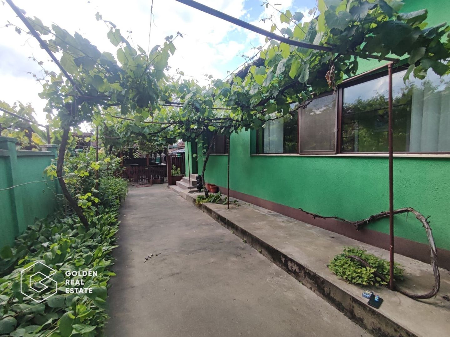 Casa din caramida in centrul Lipovei, 880 teren - Poză 2