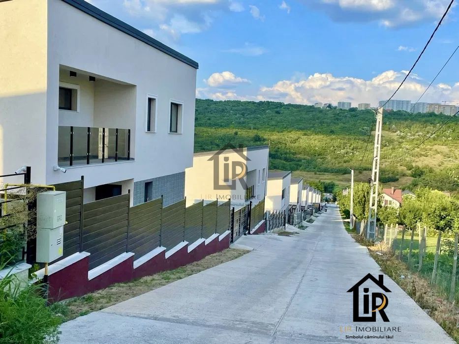 Casa 4 camere Pacurari Rediu - Poză 1