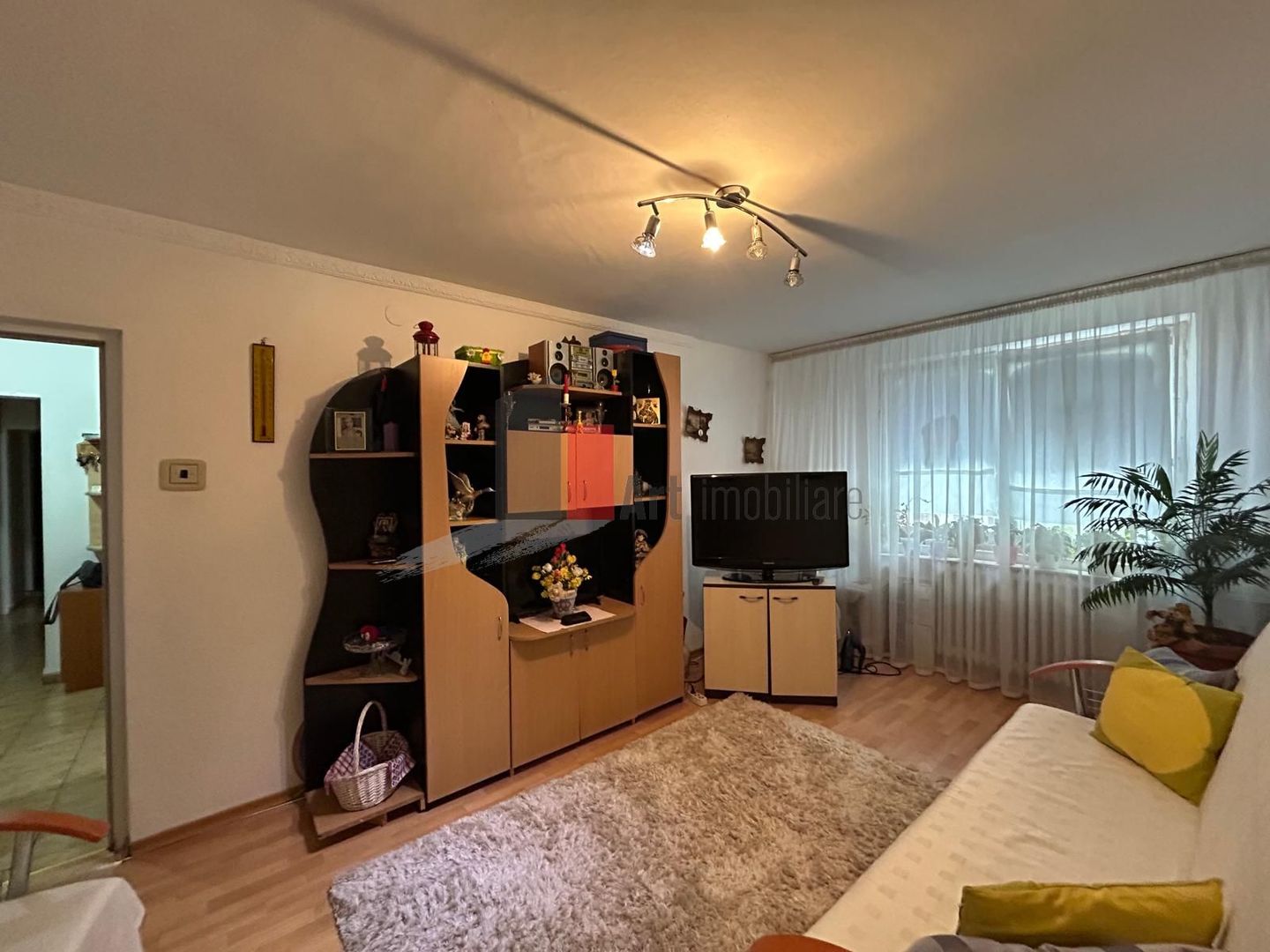 APARTAMENT 3  CAMERE - Poză 2