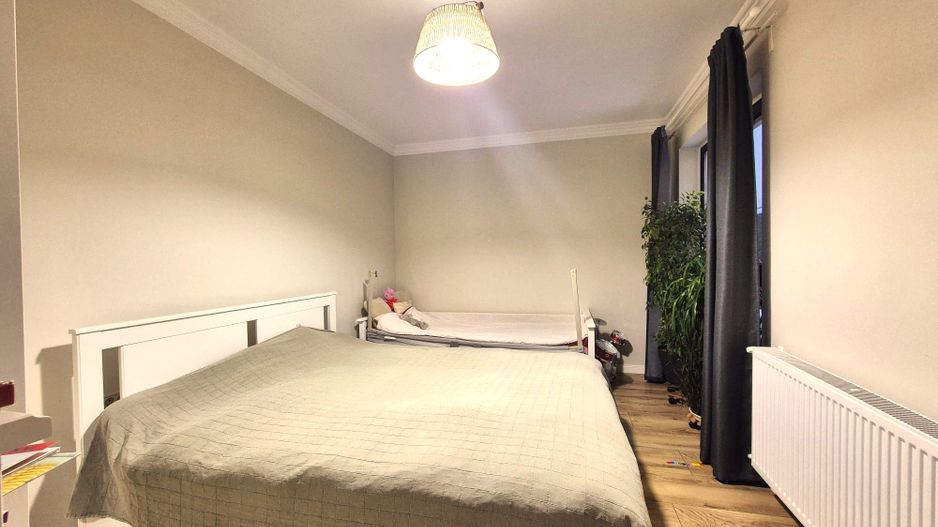 Zona Coresi, 2 camere ,59 mp,  cu grădină proprie și  loc de parcare. - Poză 9