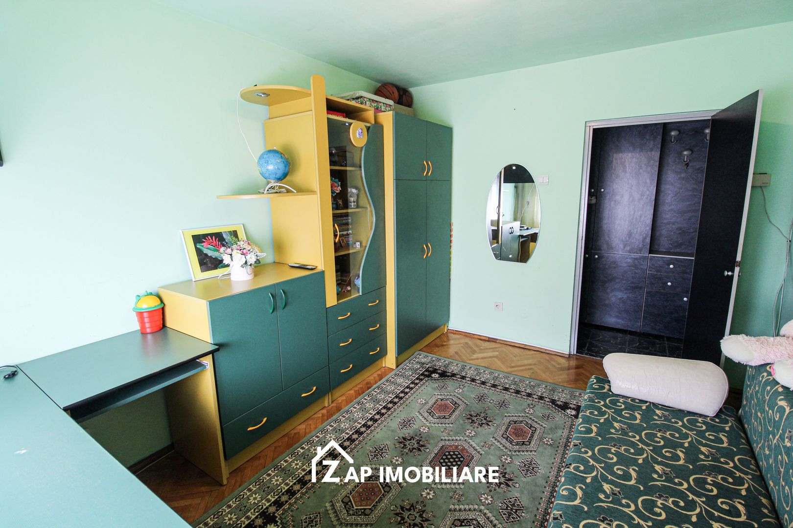 Dâmbul Pietros - Bulevardul 1848 - Ap 2 Camere Decomandat - Hol Pătrat - Poză 2