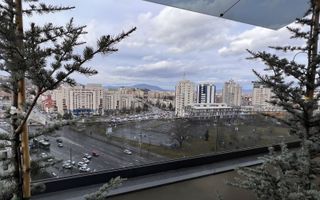 Oaza de lux in Centrul Civic: Apartament cu priveliste panoramica - Poză 1