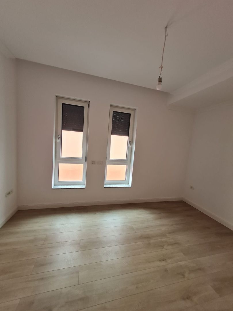 Proiect deosebit la 5 minute de Iulius Town - Poză 34