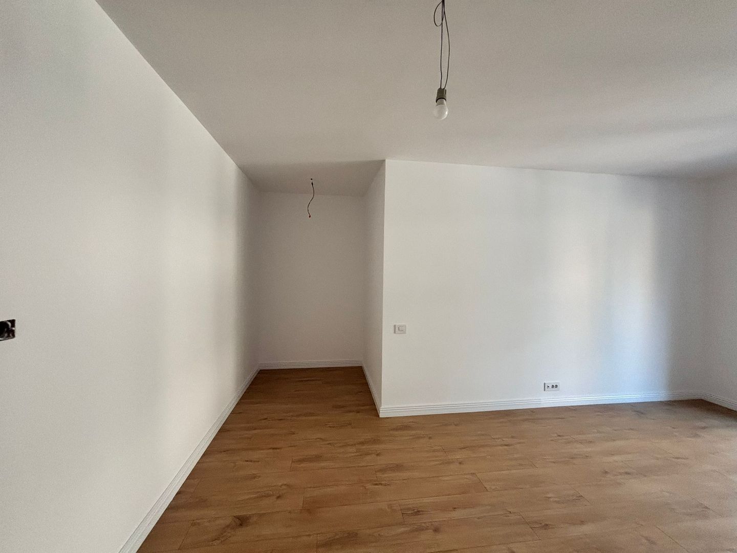 Apartament spatios 2 camere  I Aviatiei - Poză 3