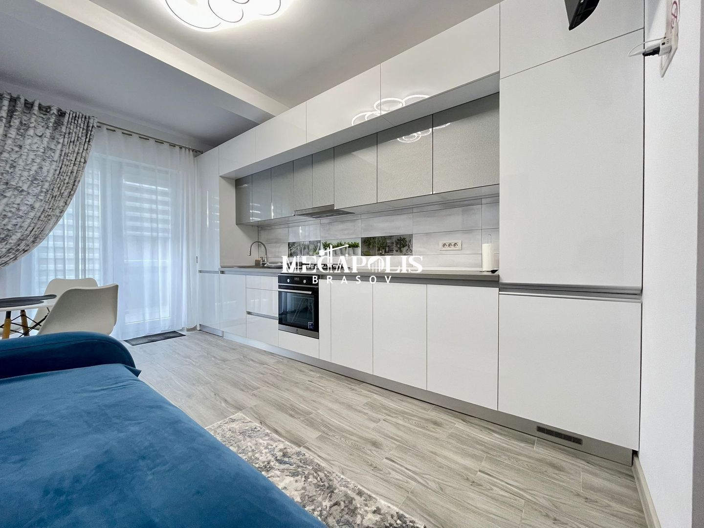 Apartament 2 camere | Etaj Intermediar | Parcare | Tractorul - Poză 1