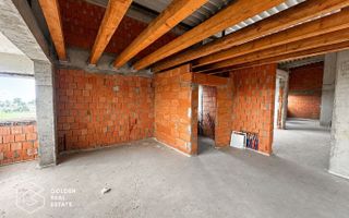 Penthouse cu potential exceptional, la rosu, 170mp, mansardabil pana la 300mp - Poză 5
