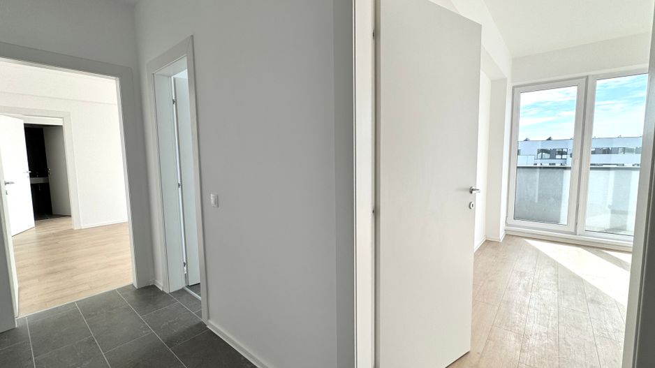 3 camere. Bucătărie închisă. Vedere panoramică. Reper Mall Colosseum - Poză 8