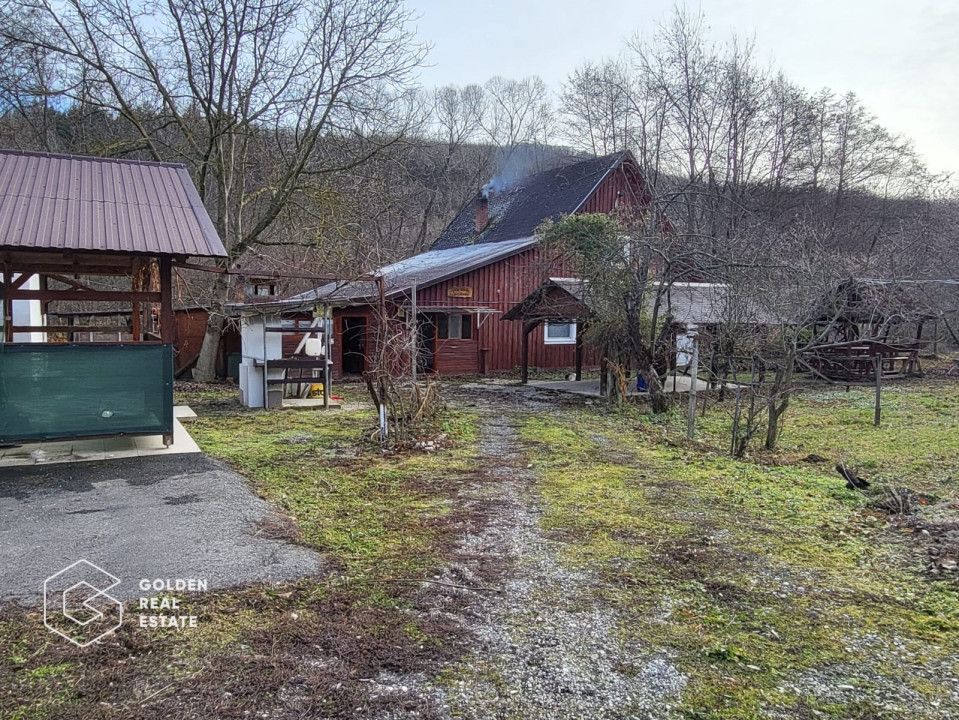 Casa de vacanta, teren 2500 mp, sat. Casoaia - Poză 5