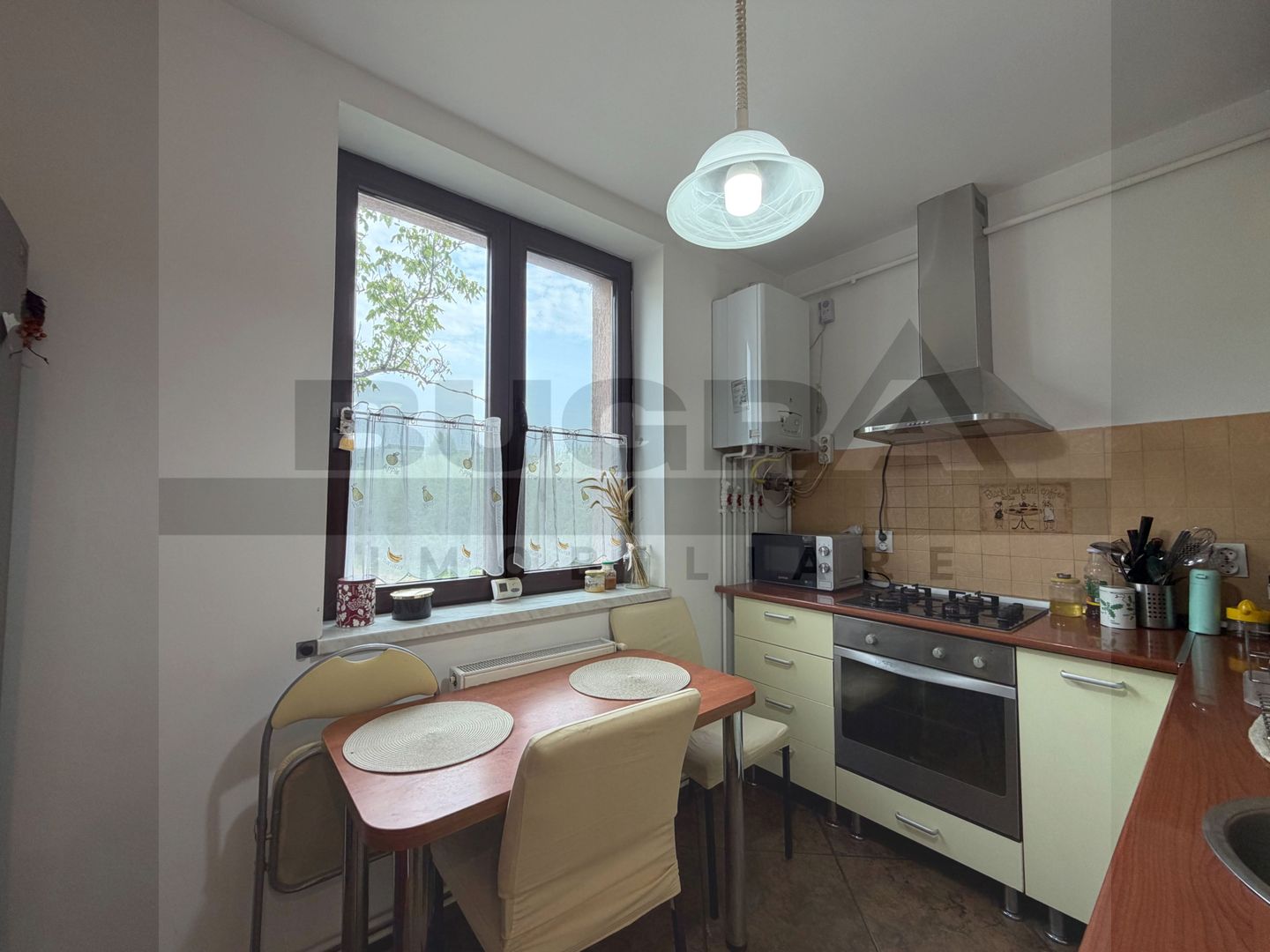 Apartament de 2 camere, decomandat, 54 mp, 2 parcari, zona Garii - Poză 1