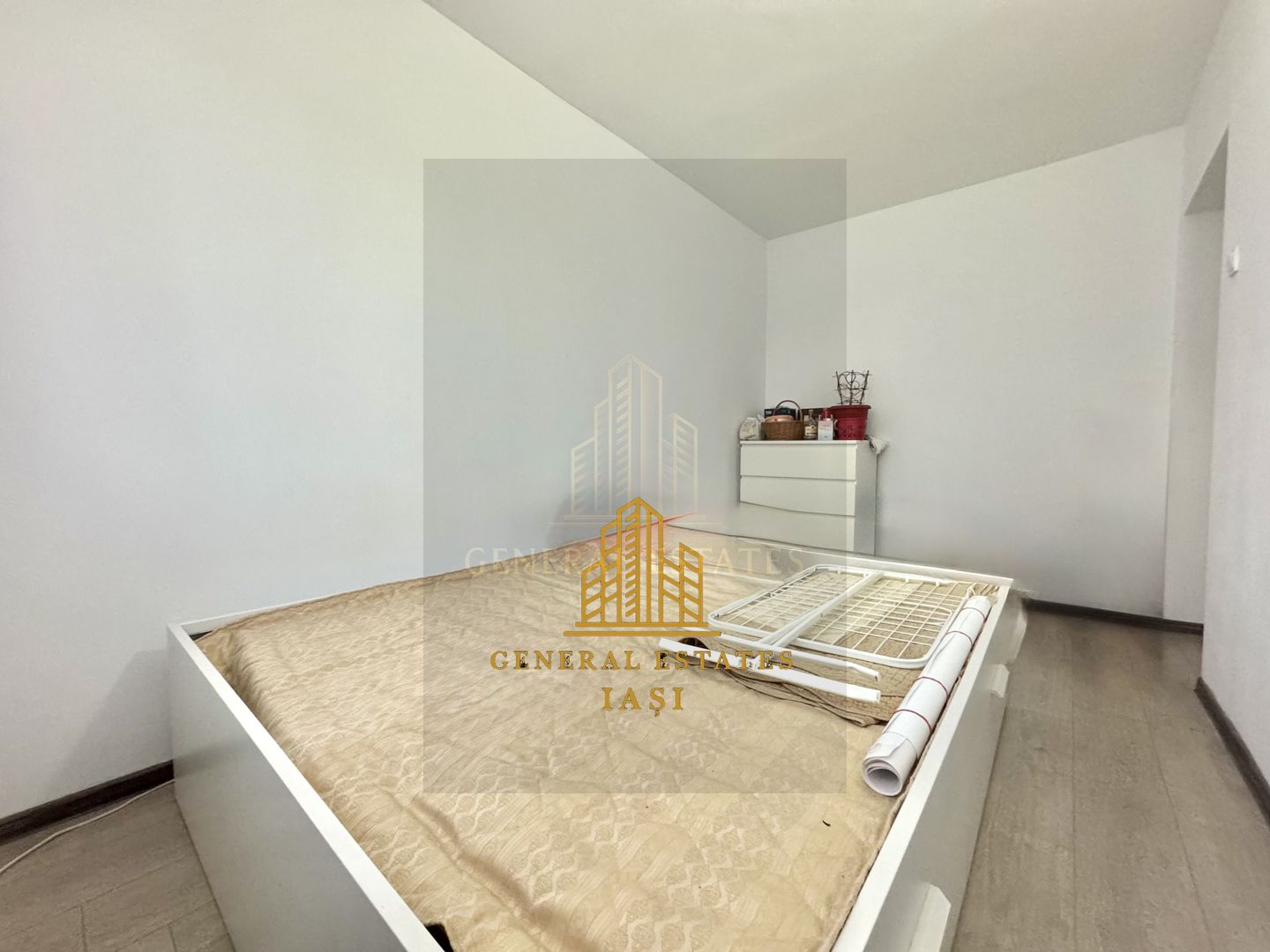 Vânzare apartament 3 camere -  vis-a-vis de Pașapoarte Iași - Poză 7