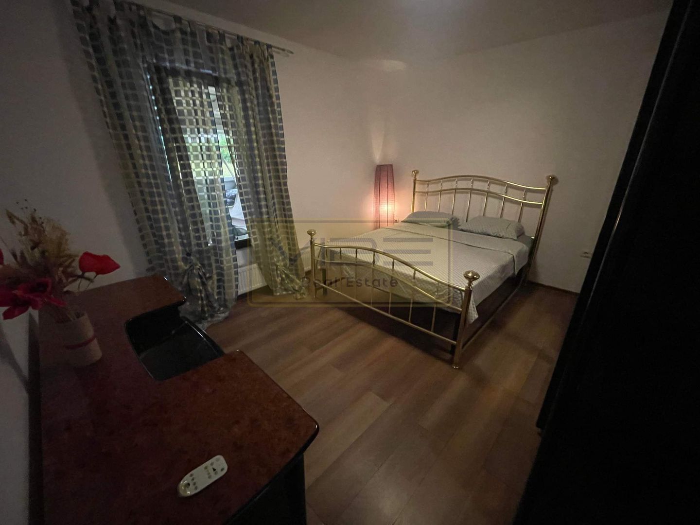 CASA 4 CAMERE- CURTE 1000MP - Ideal de locuit/ after school etc - Poză 9