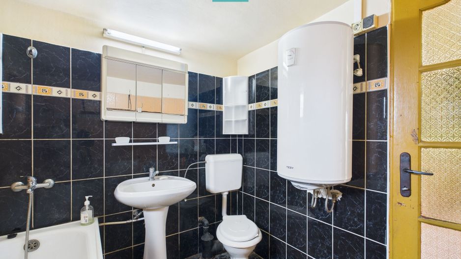 Casă cu teren 930 mp în Becicherecu Mic - Poză 17