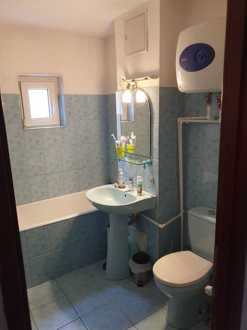 Apartament 2 camere semidecomandat 1/4 Craiovita Noua - Poză 8