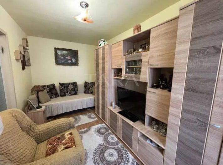 De vanzare cu 4 camere decomandat in Manastur - Poză 2