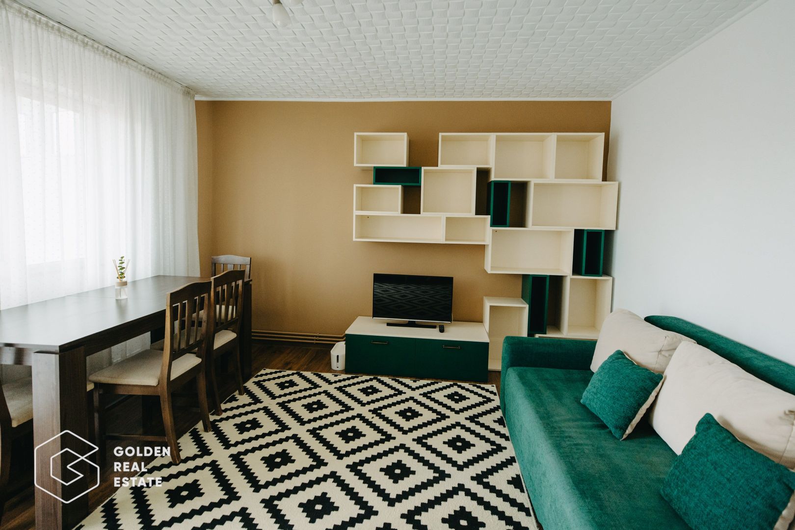 Apartament cu 4 camere, complet utilat și mobilat, zona Vlaicu - Poză 3