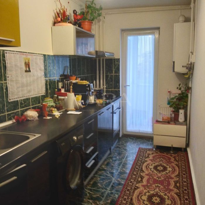 Apartament 2 camere, ideal pentru locuit sau investiție, zona Minerva. - Poză 1