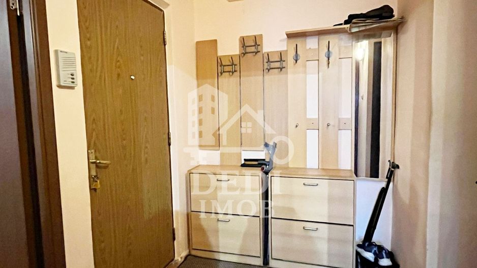 Apartament cu 3 camere de vanzare in zona Rogerius, Oradea - Poză 8