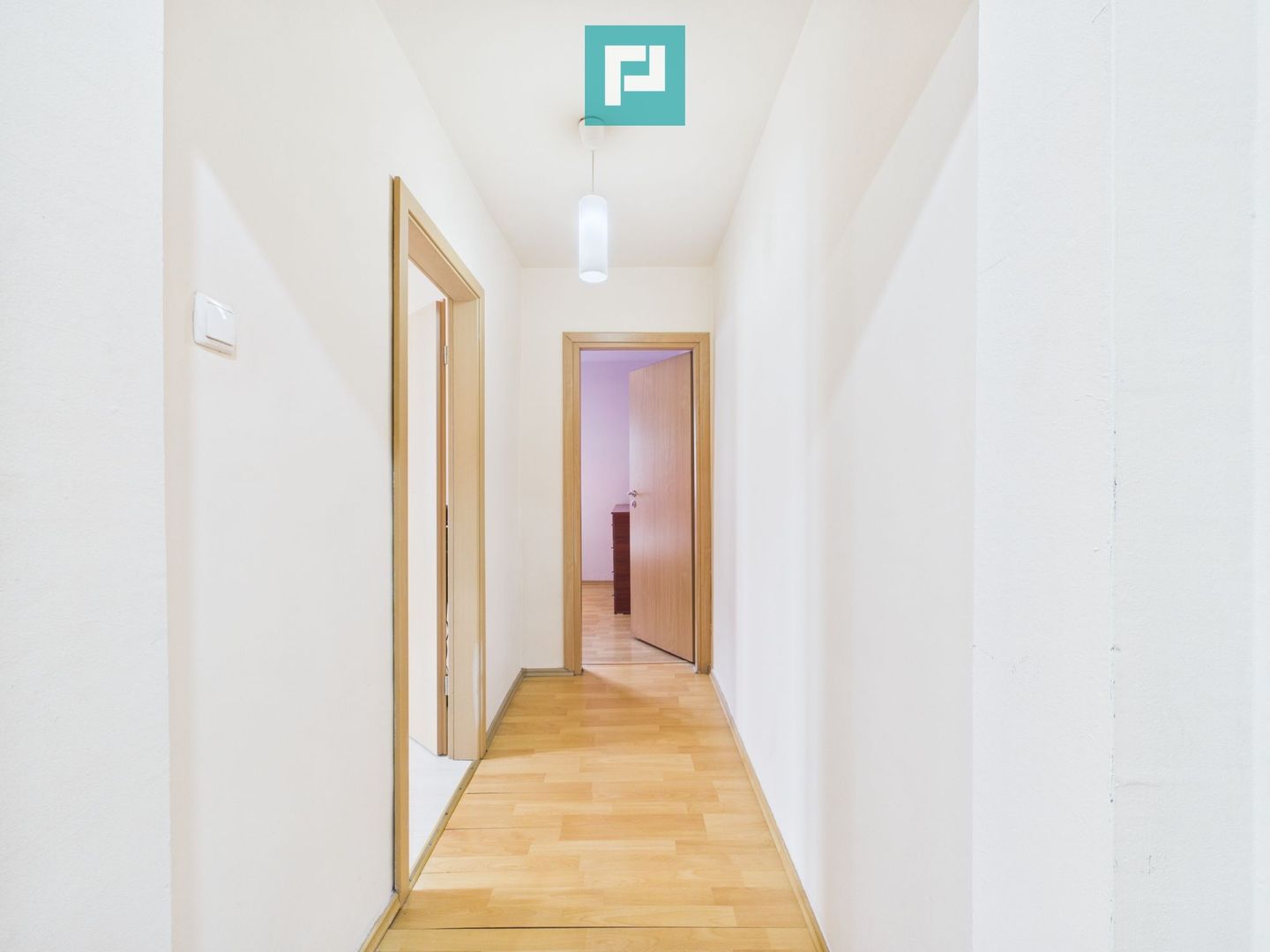 Apartament cu 3 camere în zona Spitalul Județean - Poză 11