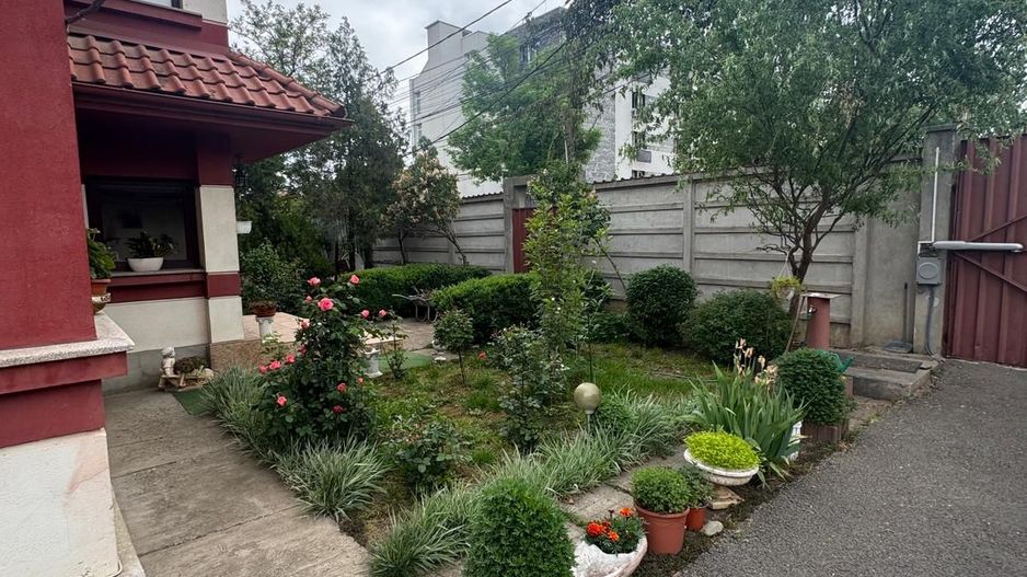 Casa de închiriat 7 camere Sector 4, ideal pentru clinica, gradinita - Poză 9