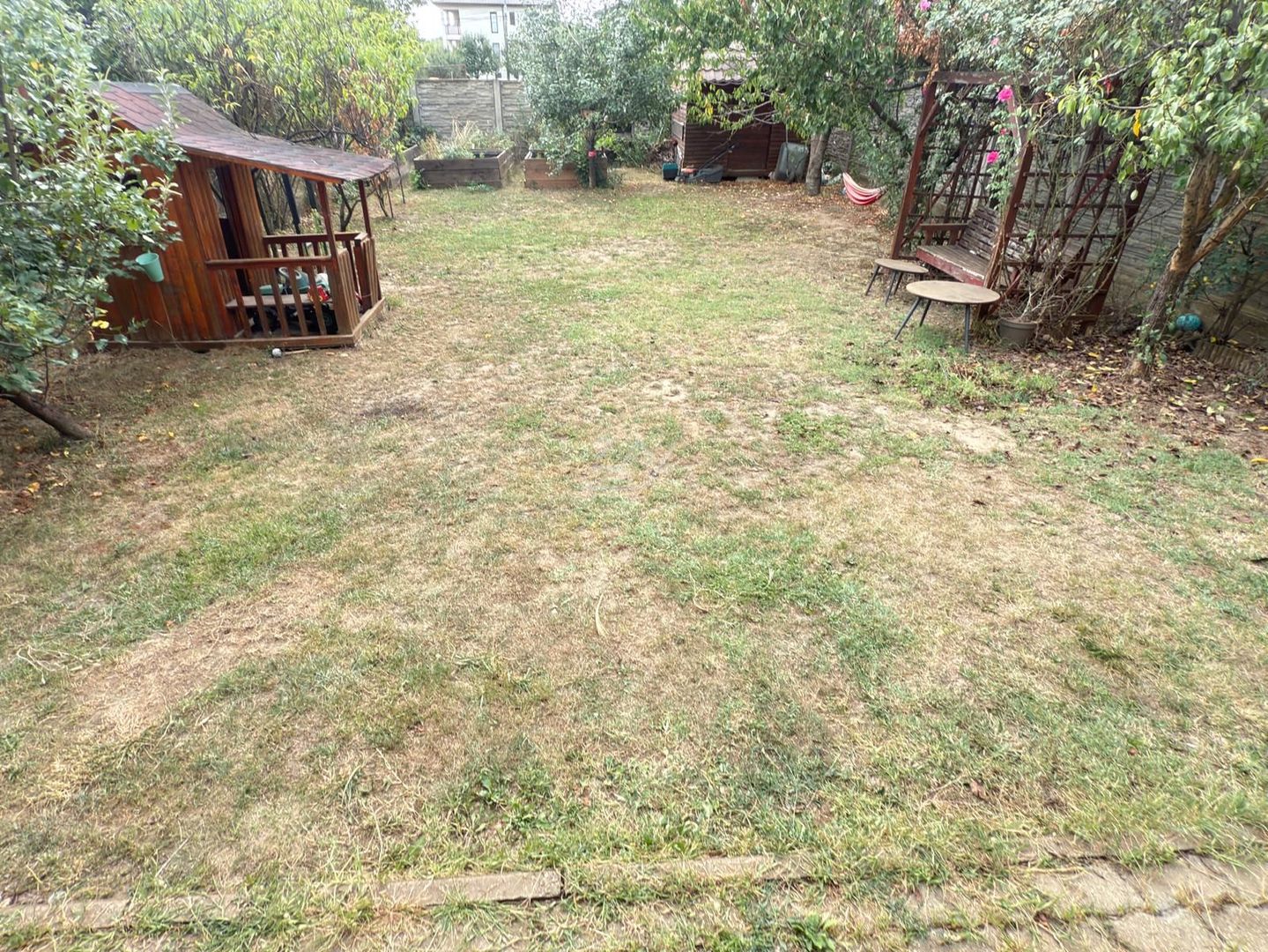 Pozitie excelenta - situata la margine. 3 dormitoare. Curte mare. - Poză 16