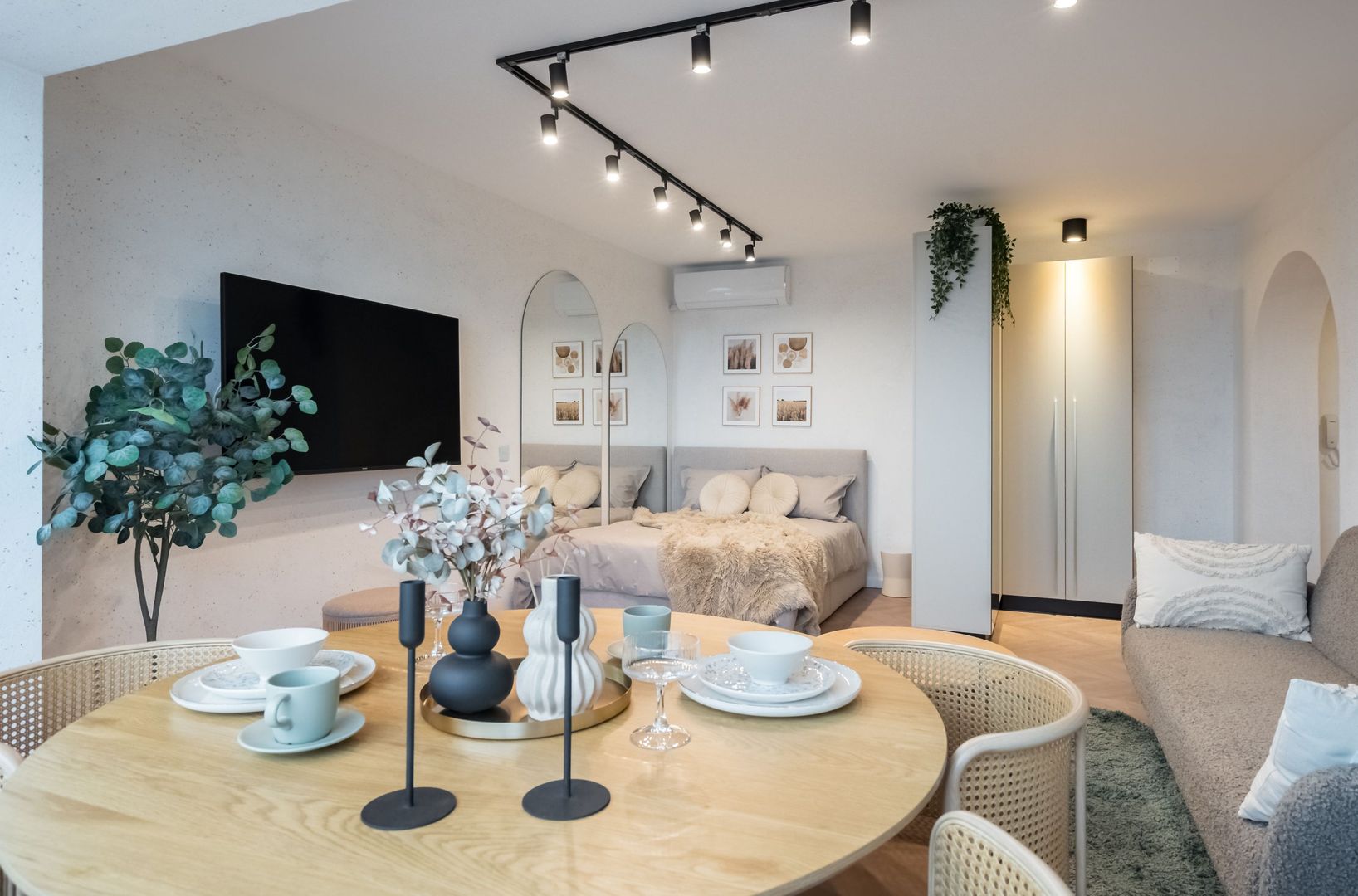 Garsoniera premium de inchiriat | Piata Alba Iulia I Super priveliste - Poză 2