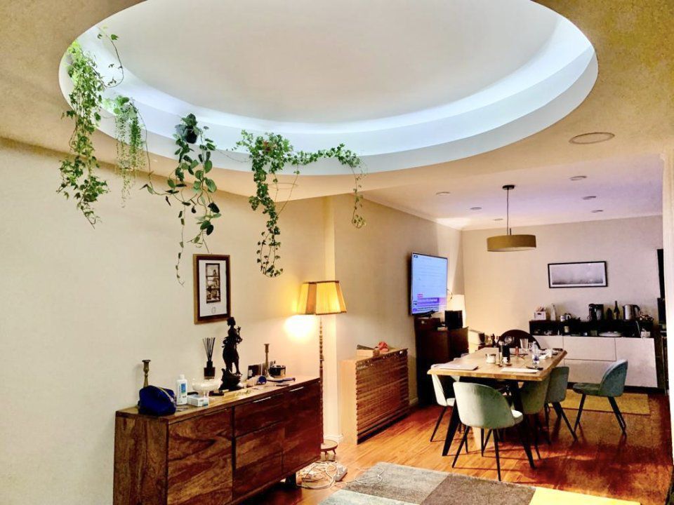 Casă deosebită pe 4 niveluri, renovată, lângă Parcul Tineretului şi metrou. - Poză 1