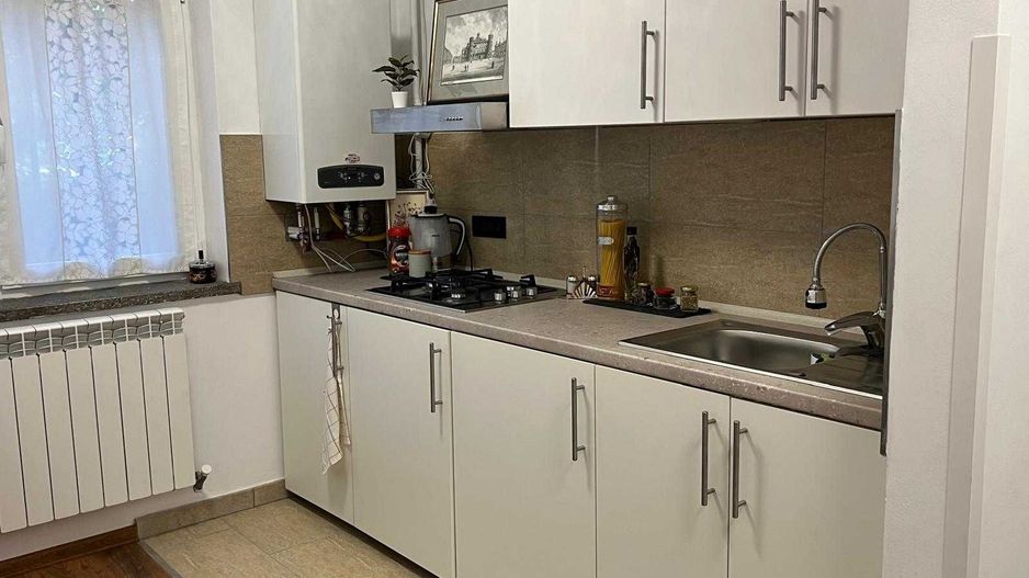 Apartament 1 camera Dec 40 mp Gara Arcu 450 euro - Poză 4