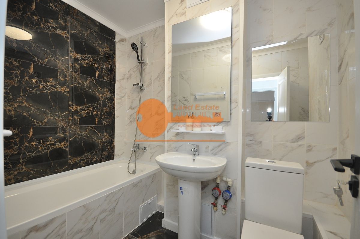Apartament cu 3 camere in zona Pacii-Apusului - Poză 4
