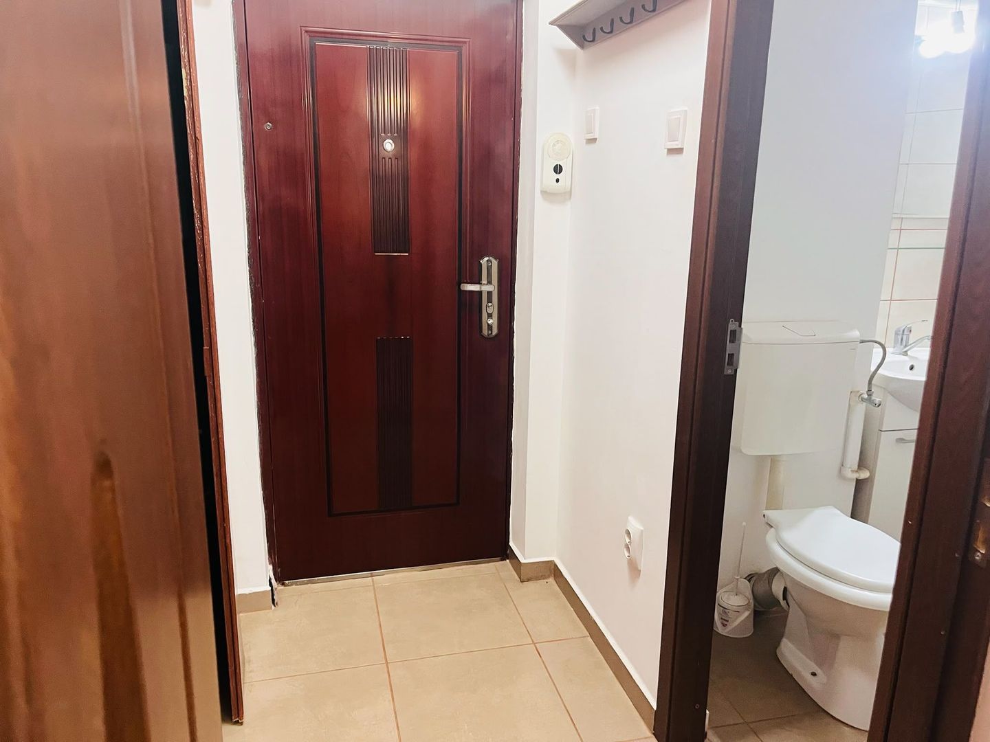 Garsoniera practica, locatie excelenta | Piata Baba Novac - Brazda - Poză 9