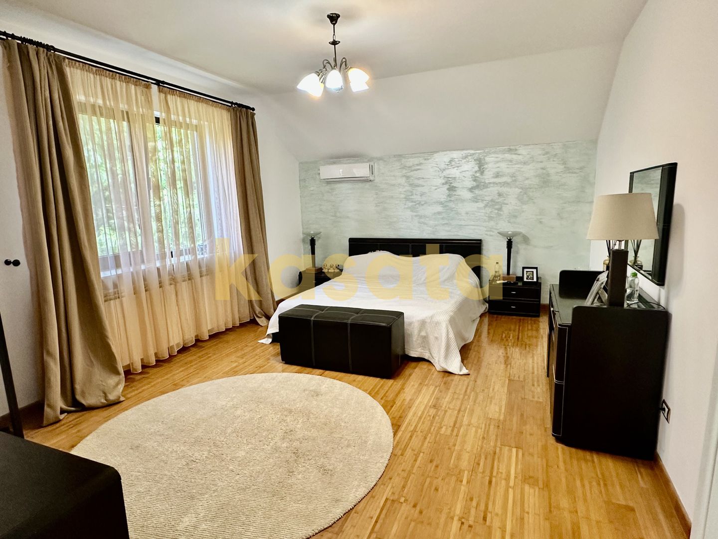 Vila care redefinește echilibrul între rafinament, spațiu și liniște - Poză 43