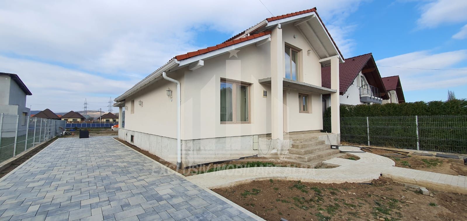 Casa individuala ultrafinisata, Arex - Poză 1