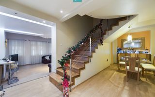 Casă situată Central în Dumbrăvița - Poză 8