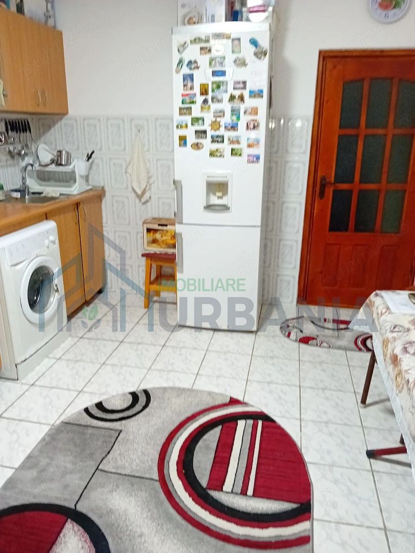 Casă spațioasă de vânzare, 220 mp, teren 700 mp, Horpaz – ideală pentru două familii - Poză 4