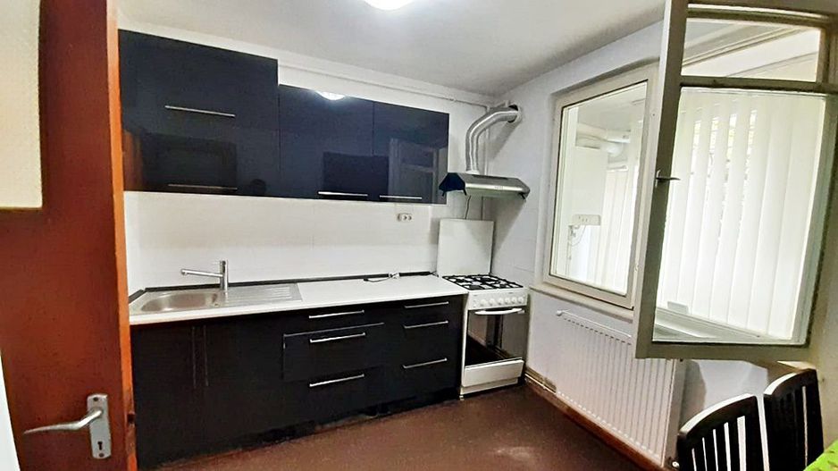 B-dul Victoriei apartament cu 3 camere,  zona foarte linistita, 90000 euro - Poză 11