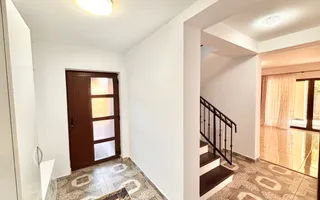 1/2 Duplex - Giroc - zona Planetelor - 4 camere | Poarta electrica - Poză 11