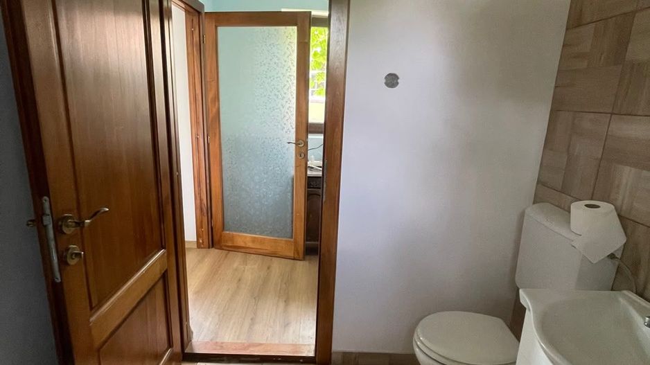 Oază de liniște aproape de Oradea | Casă renovată cu grădină și garaj - Poză 7