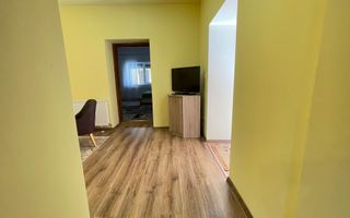 Casa cu teren frumos si garaj zona Mehala - Poză 10