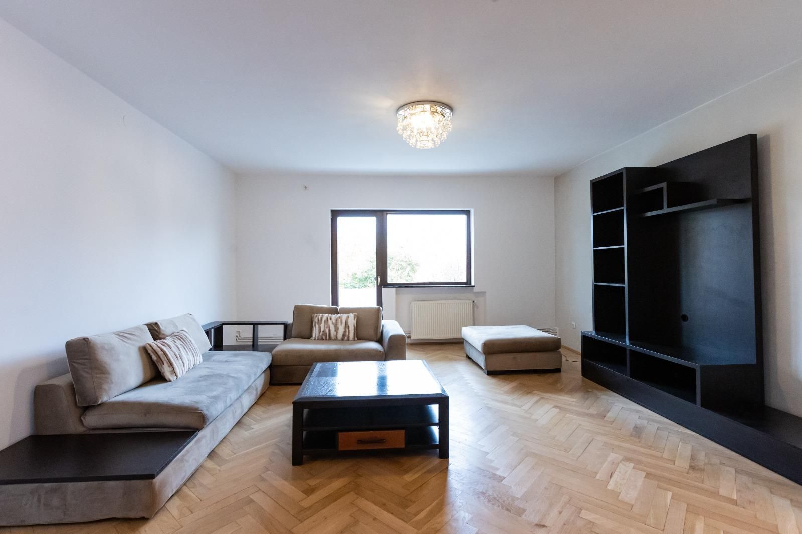 Apartament spatios cu garaj in zona Bogdanesti - Poză 4