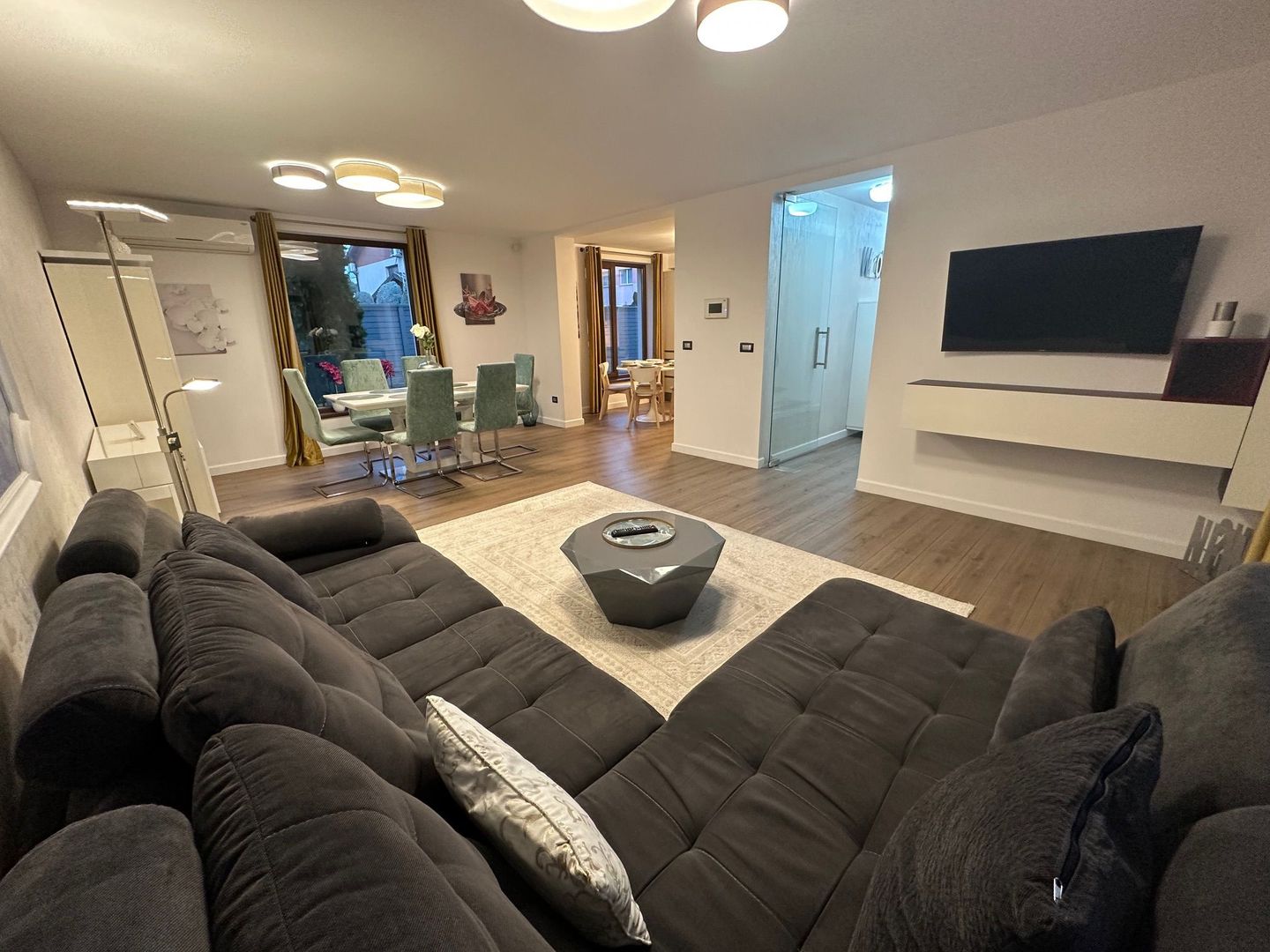 O casa cu personalitate - Poză 8