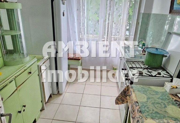 Apartament cu 2 camere, etaj 3, zona DONICI; - Poză 6