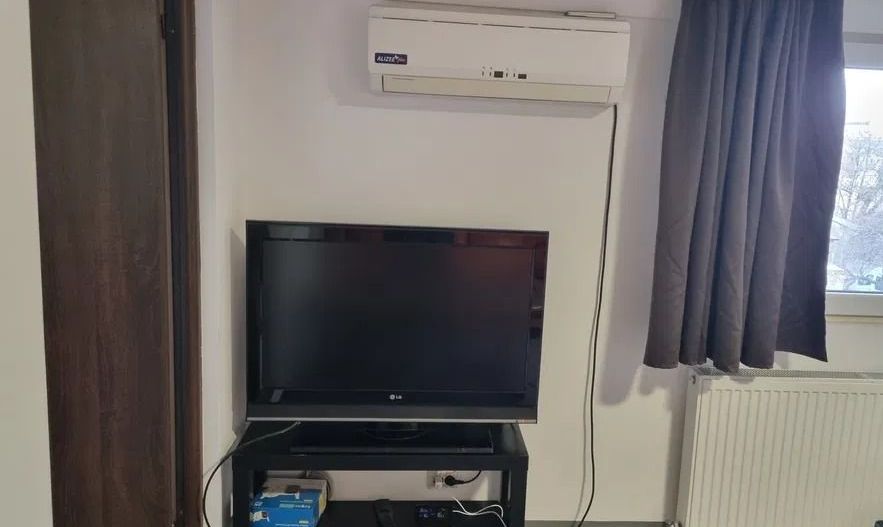 AP. 3 CAMERE REGIE , BUCATARIE INCHISA, CENTRALA PROPRIE,MANSARDA - Poză 3