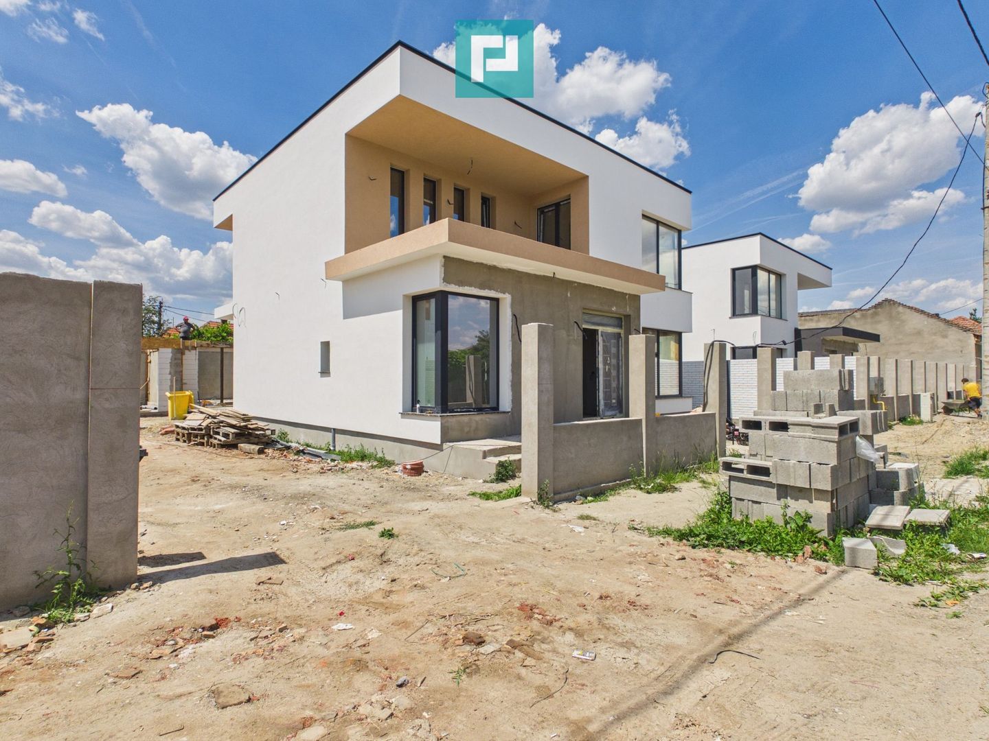 Casă deosebită în Parneava – Strada Griviței - Poză 2