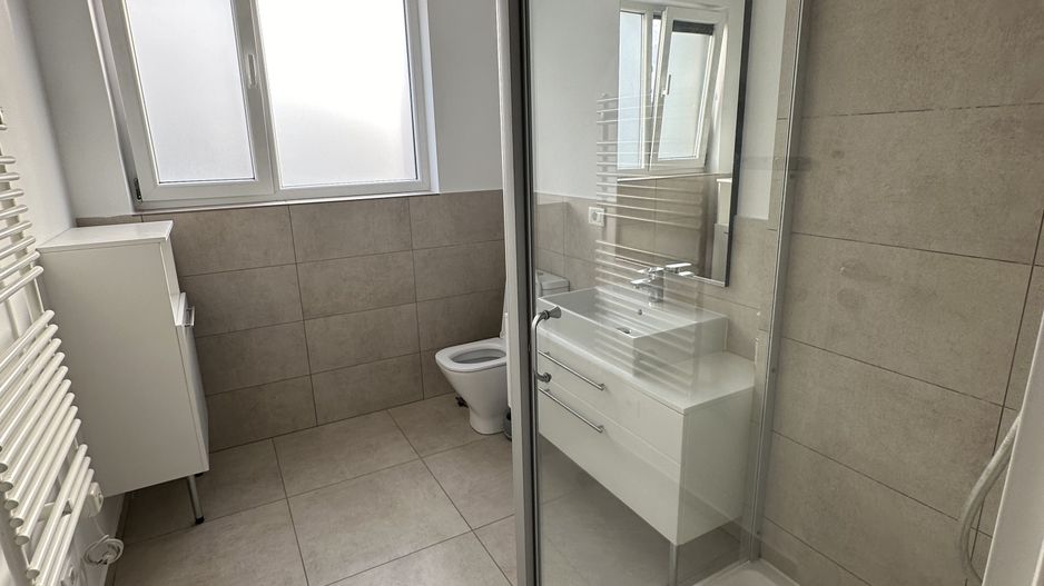 Apartament in vila cu curte-  Dumbravita - Poză 11