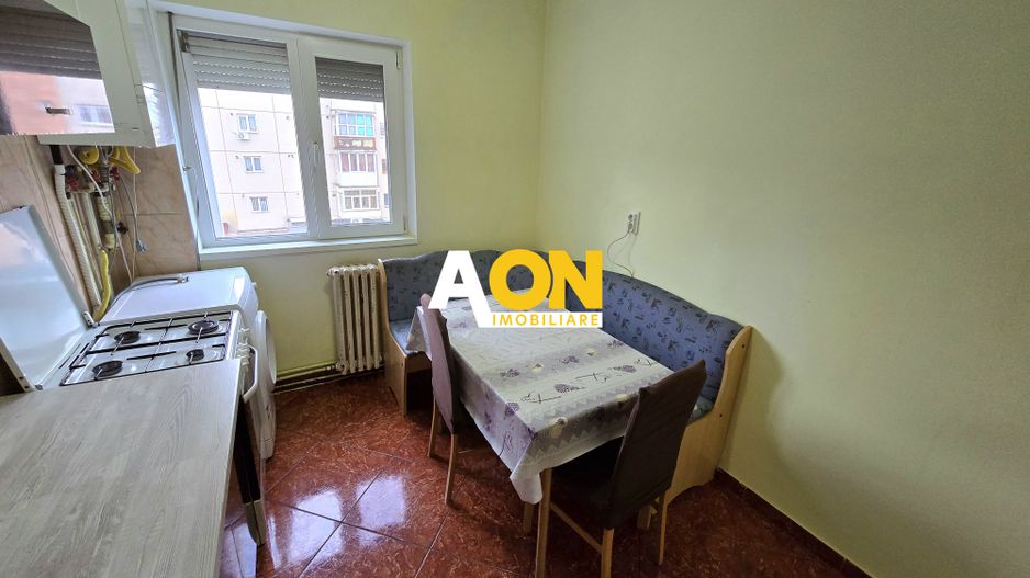 Apartament cu 2 Camere, Etaj 3, Zona Mercur - Cetate - Poză 4
