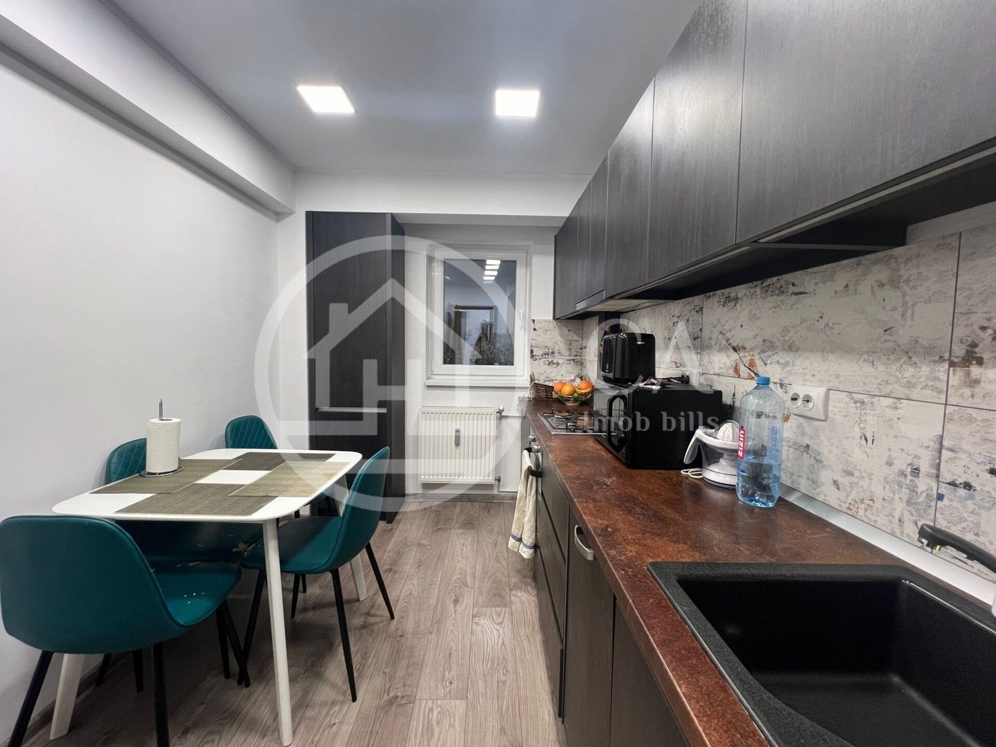 Apartament de vânzare cu 3 camere in zona Rogerius, Oradea - Poză 11