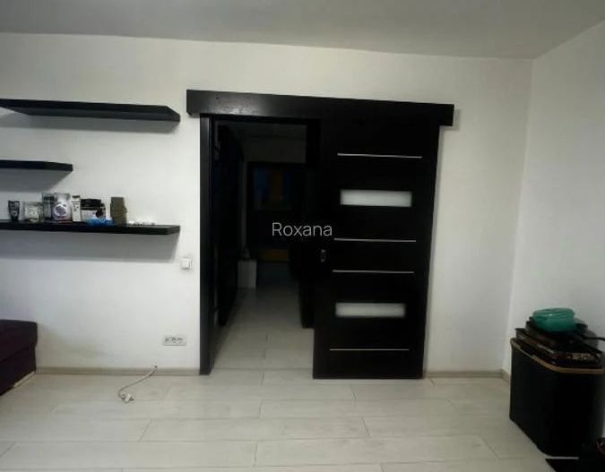 APARTAMENT 3 CAMERE METROU BASARAB - Poză 3