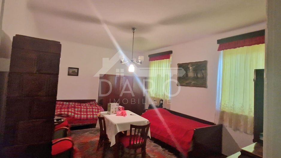 Vând apartament cu o camera in zona semicentrala a orasului - Poză 4