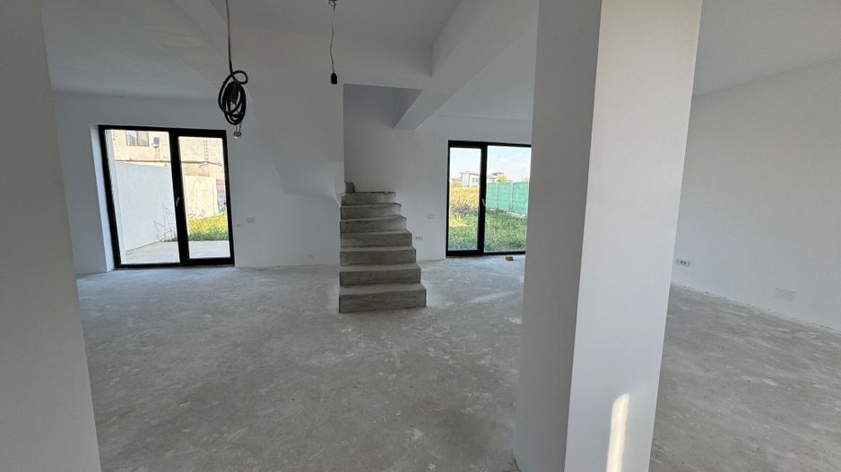 Vila Otopeni Odaile, curte GENEROASA 390m2 - Poză 5