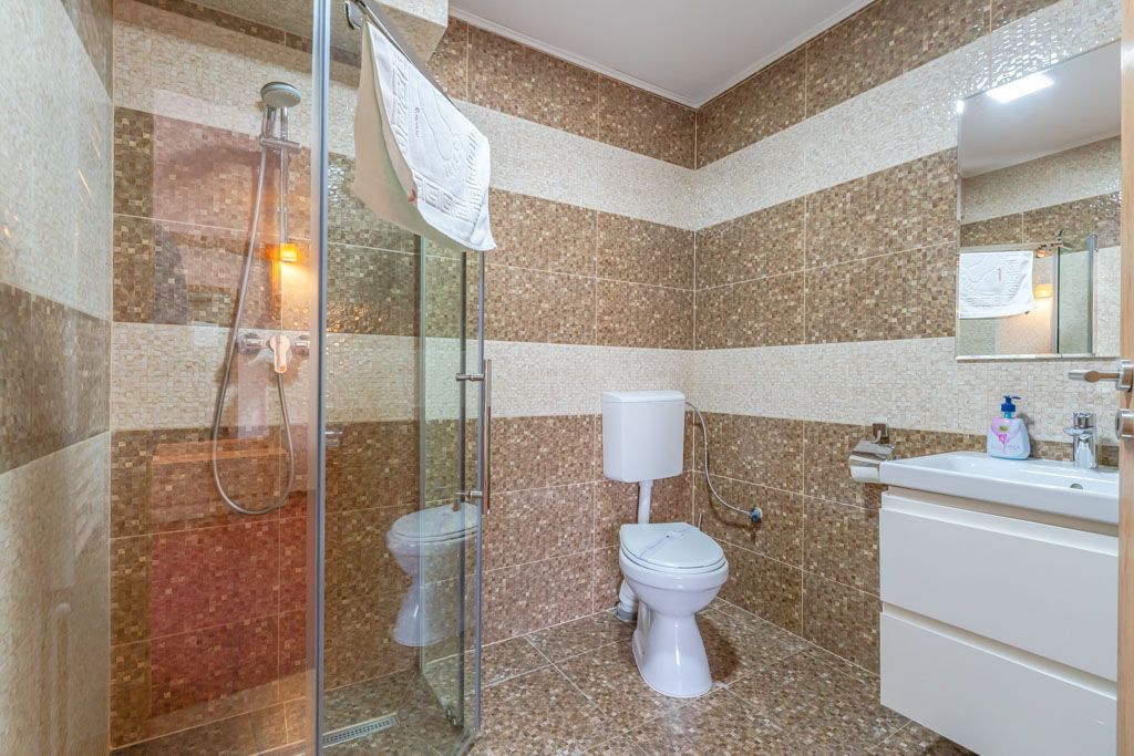 Pensiune Rosenau de vânzare - Afacere la cheie lângă Cetatea Râșnov - Poză 25